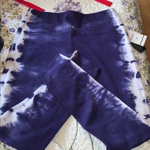 📌NWT NAVY/WHITE TIE-DYE LEGGINGS.